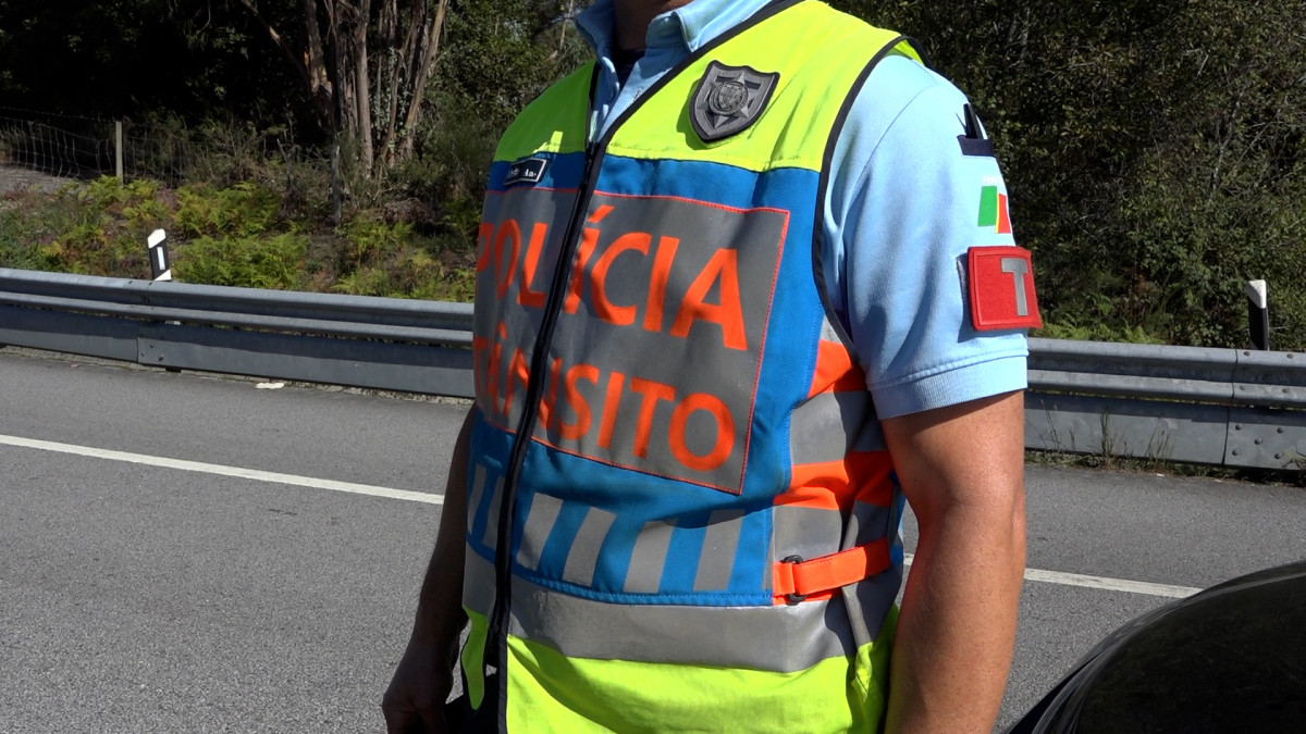psp agente transito policia radar operacao velocidade estrada
