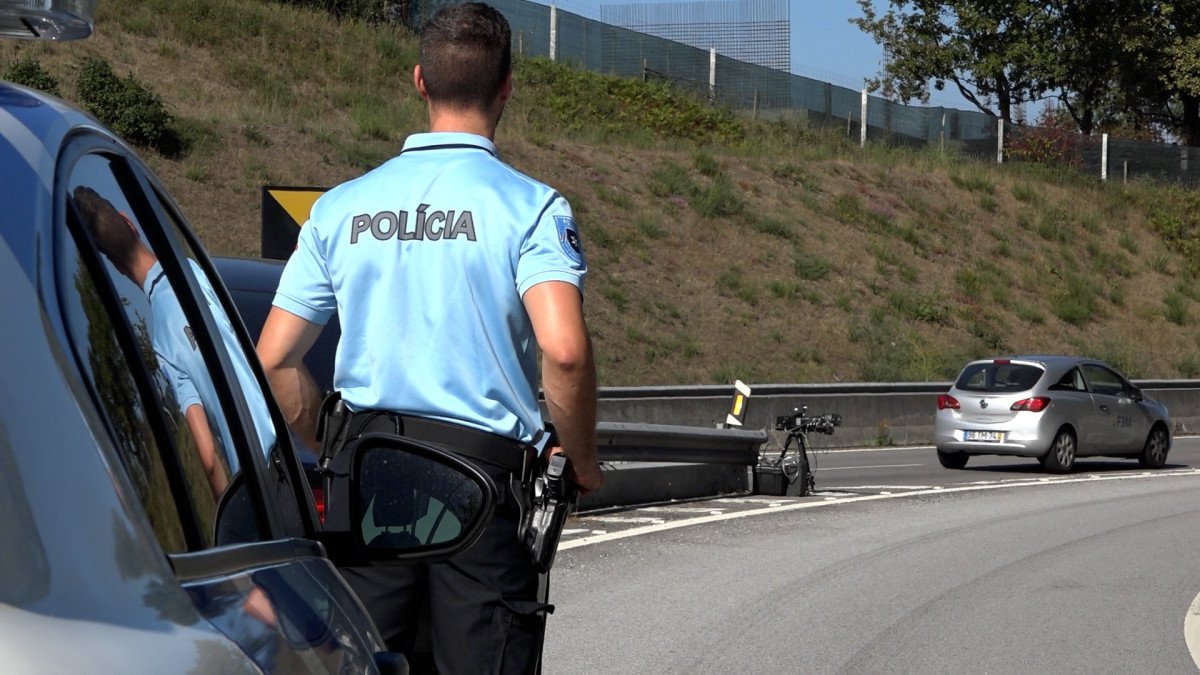 psp agente transito policia radar operacao velocidade estrada