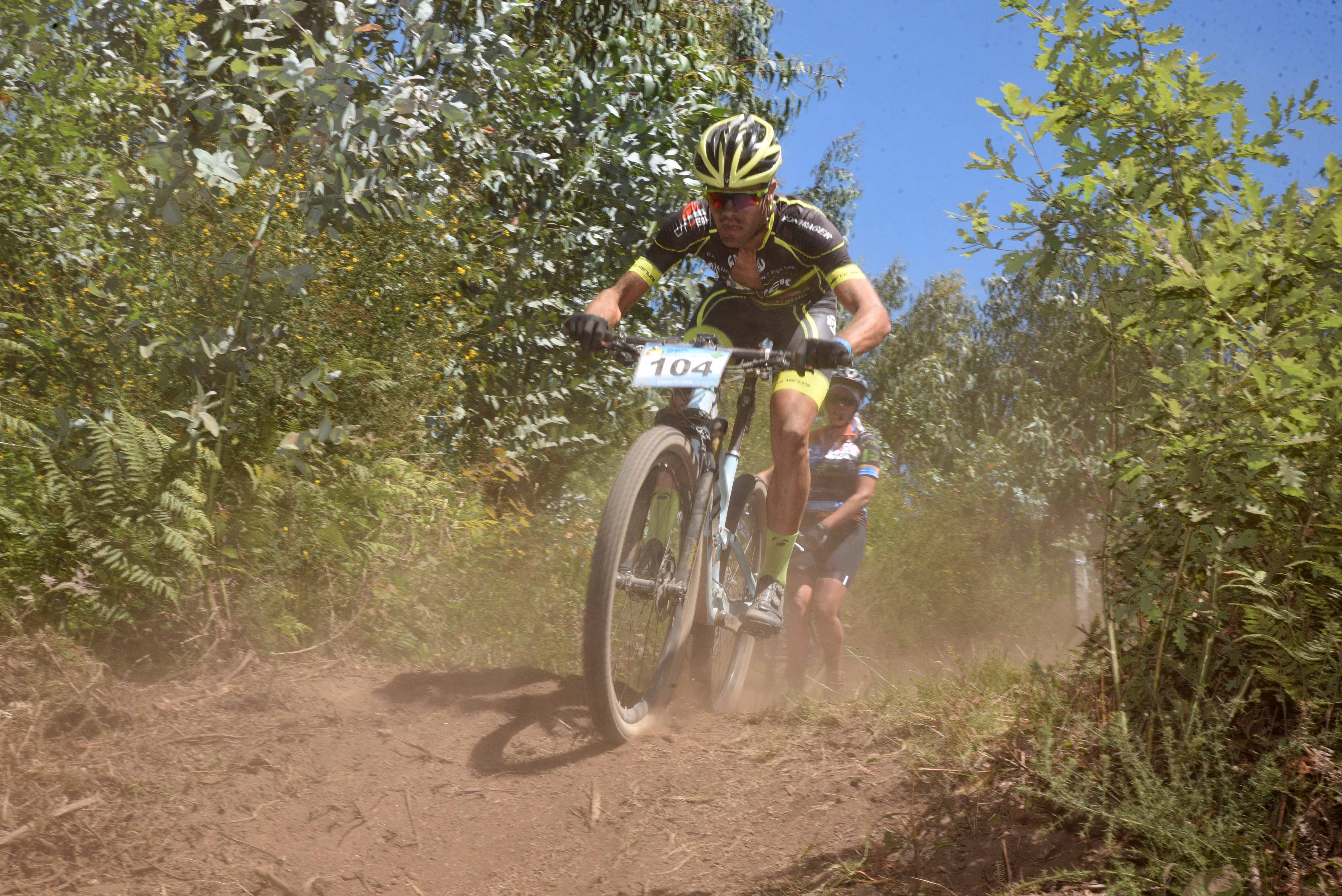 MARCO E CRISTINA VENCEM 24H BTT