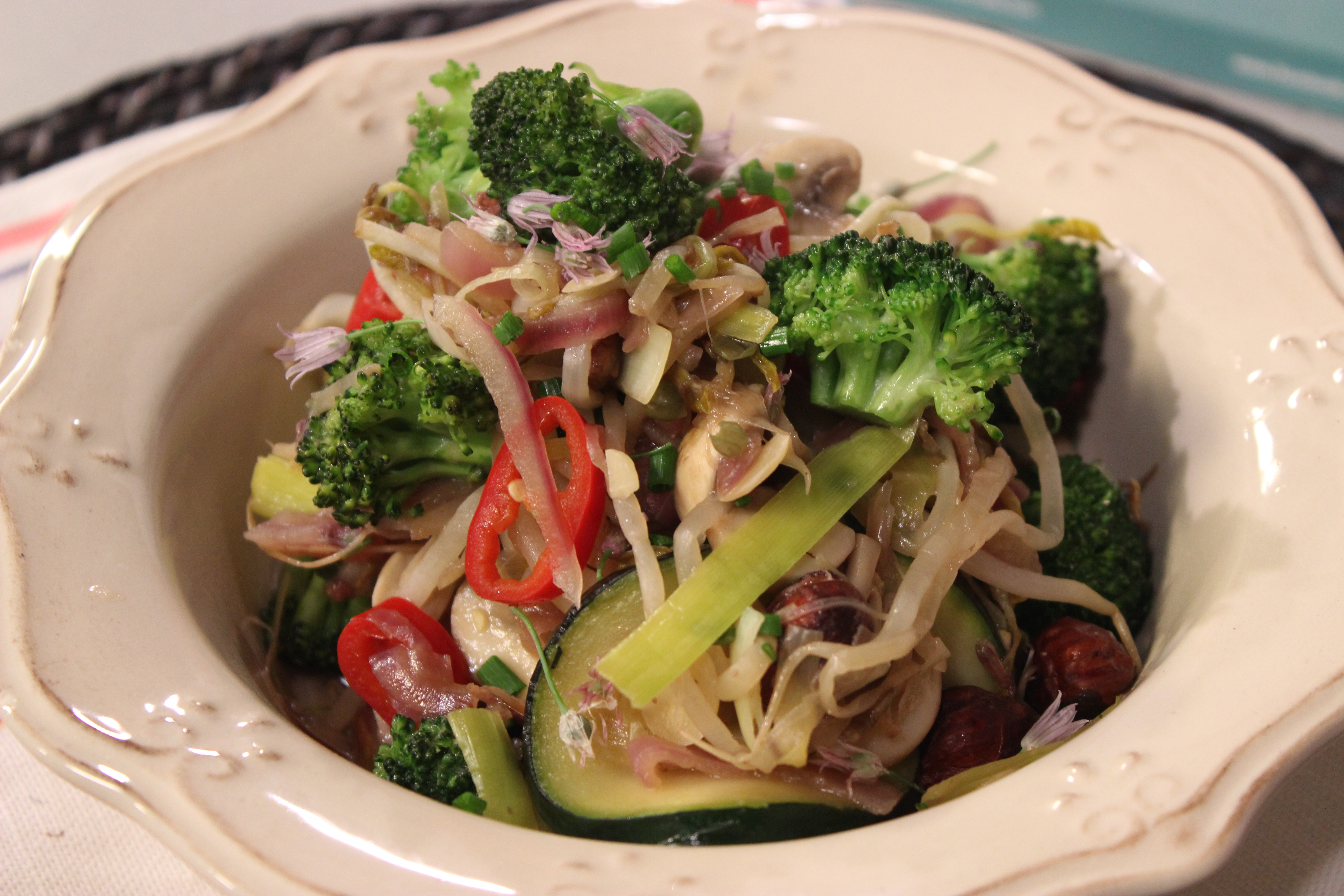 Legumes agridoces no Wok