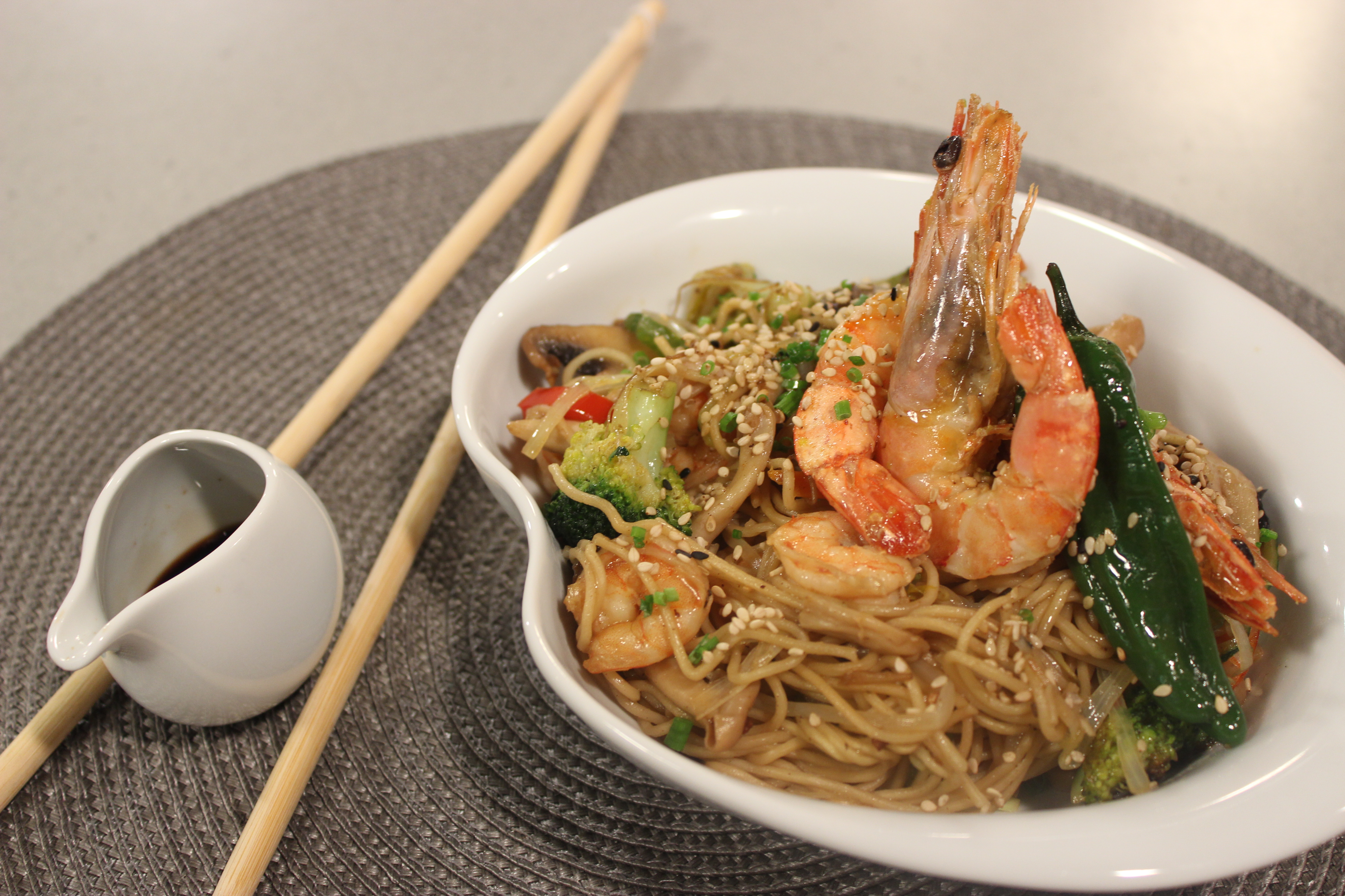 NOODLES COM CAMARÃO