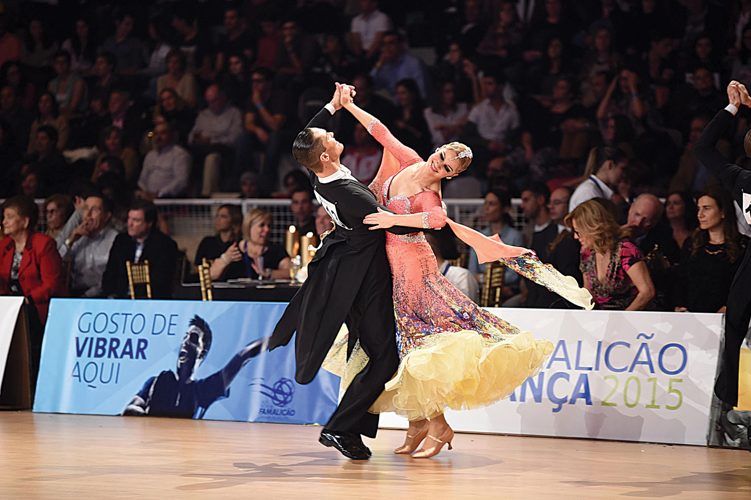 FAMALICÃO DANÇA ESTE SÁBADO