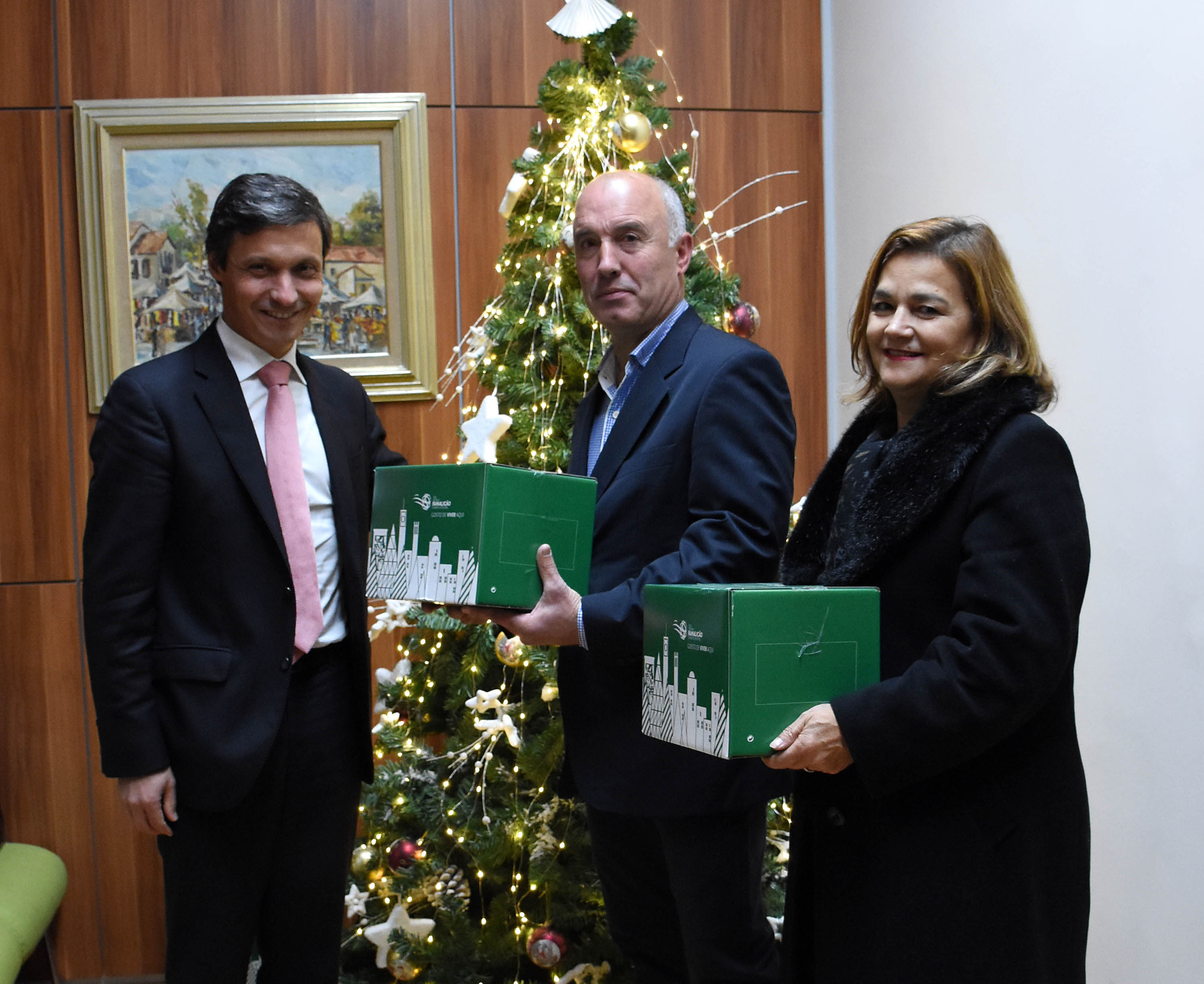 CÂMARA DE FAMALICÃO ENTREGA QUATRO MIL CABAZES
