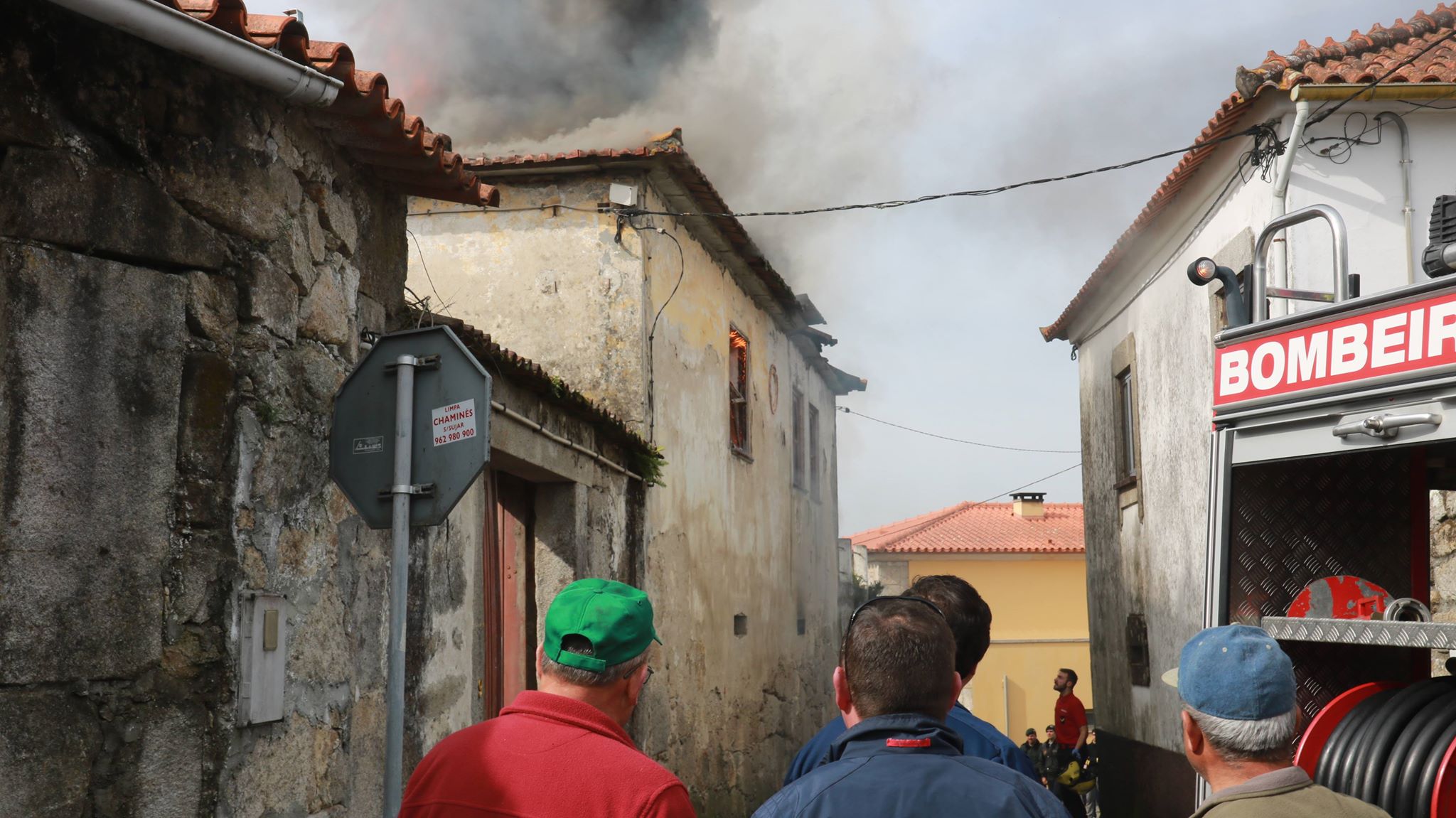 Incêndio deixa mulher desalojada em Esposende
