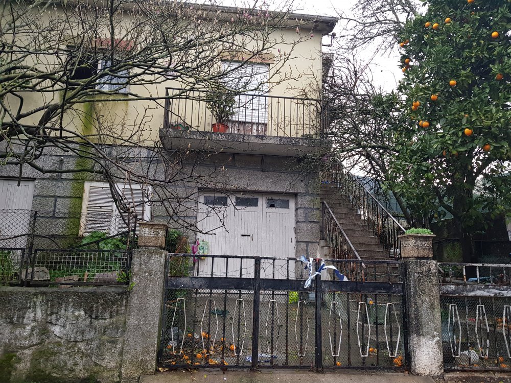 PJ investiga caso de mulher encontrada morta em casa