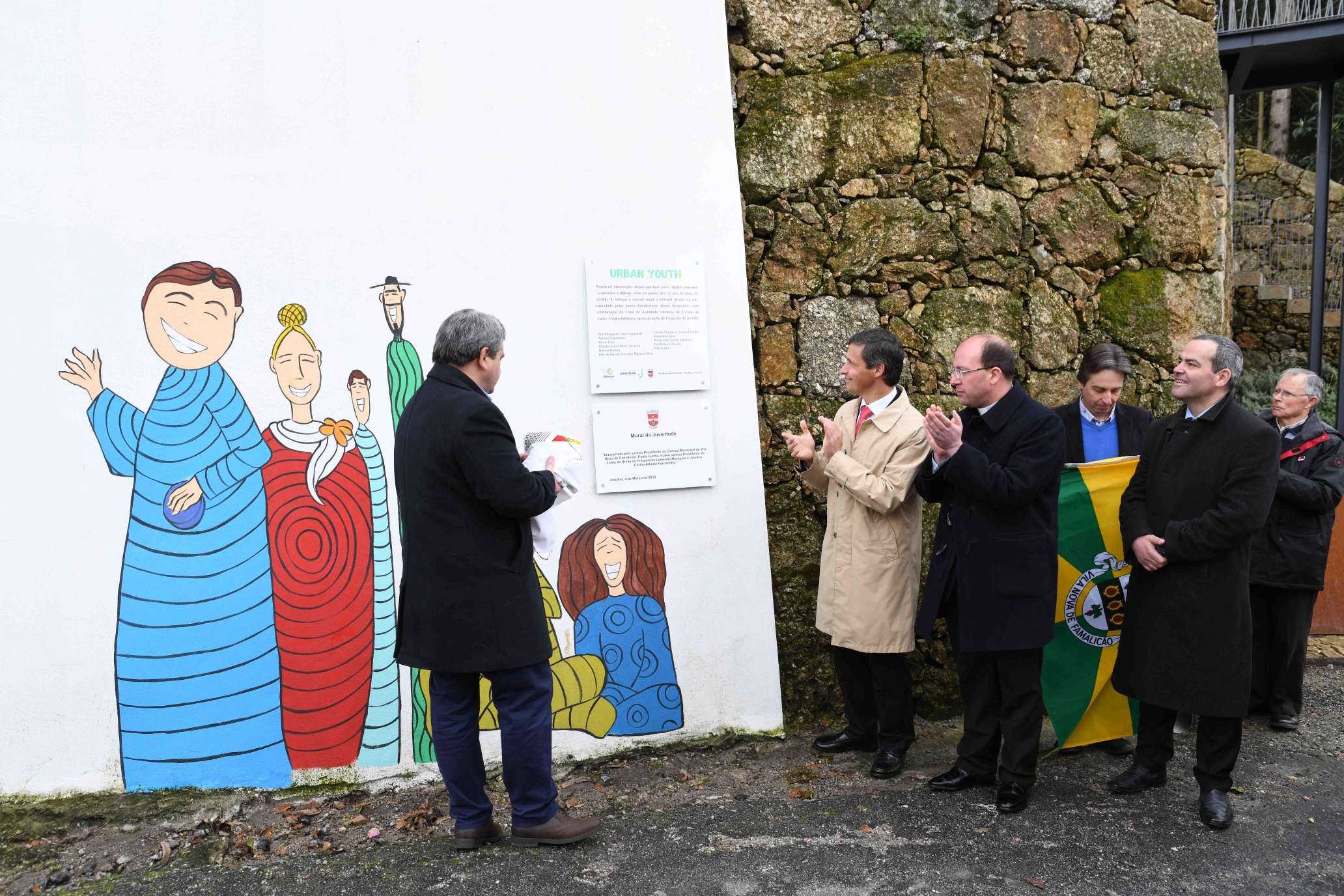 Paulo Cunha inaugura Mural de Arte Urbana em Jesufrei