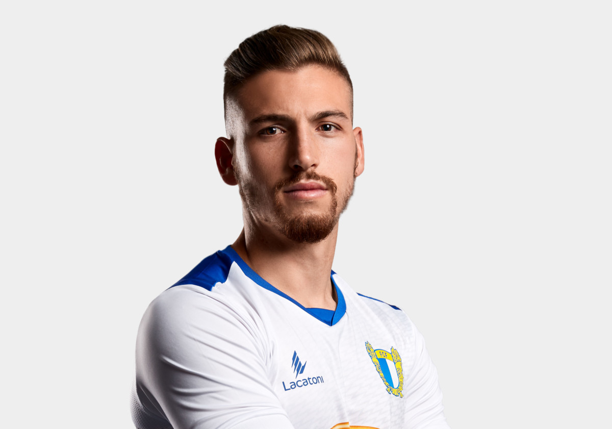 Hugo Gomes reforça defesa do FC Famalicão