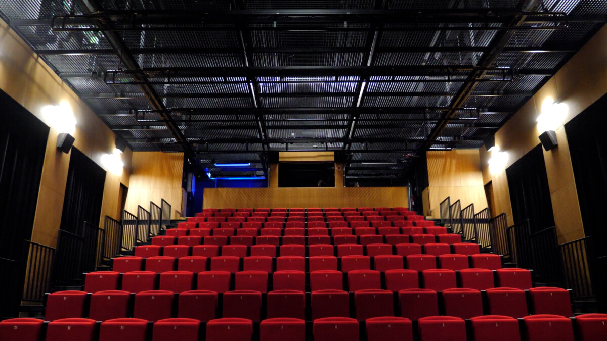 Teatro Narciso Ferreira com 3500 espectadores em meio ano