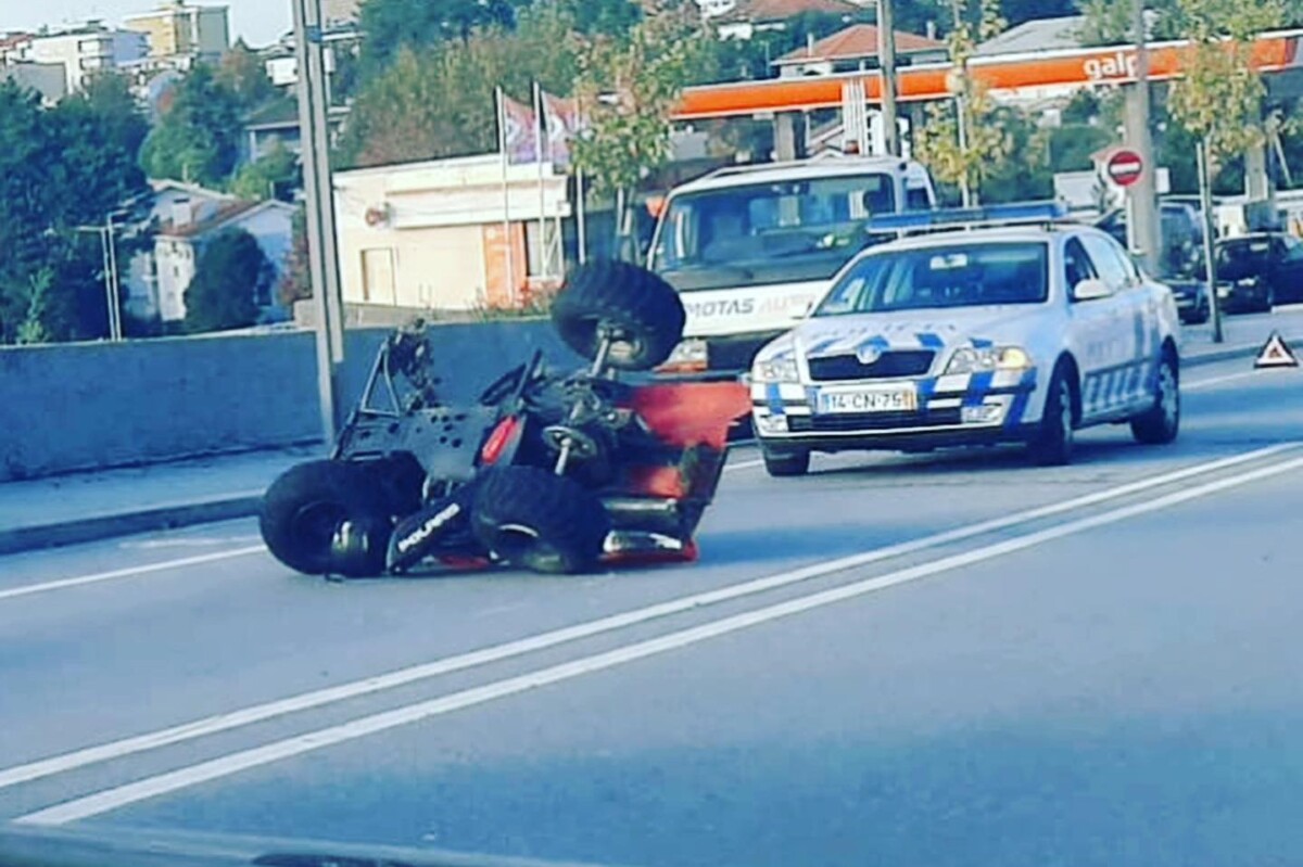Santo Tirso: Um ferido em despiste de moto 4