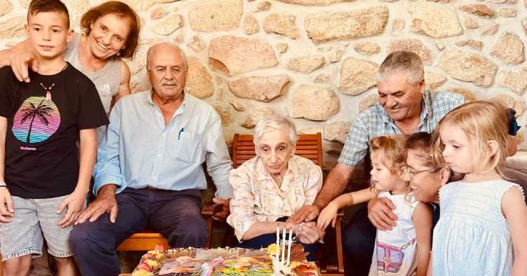 Braga: Teresa Fernandes fez 101 anos e juntou família e amigos para a festa