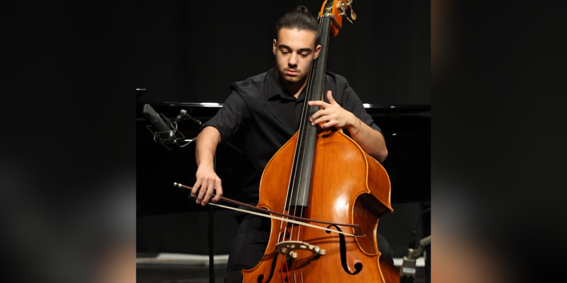Talento de Famalicão vence prémio de melhor contrabaixista do país