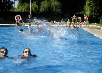 Famalicão: Piscinas gratuitas e cinema esta quarta-feira, no Dia Internacional da Juventude