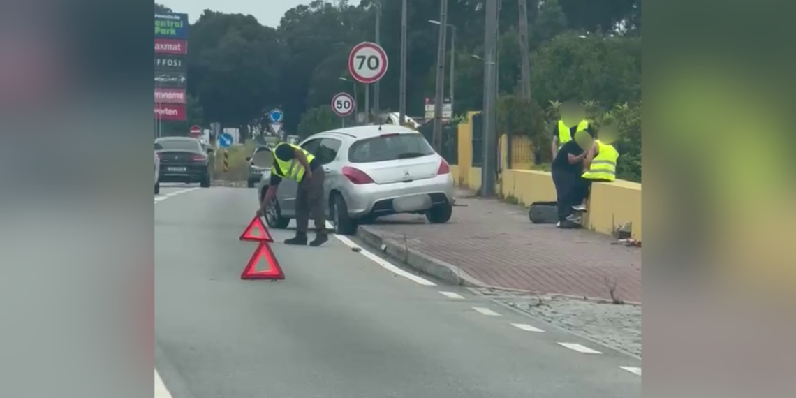 Acidente na Av. Portas do Minho em Ribeirão