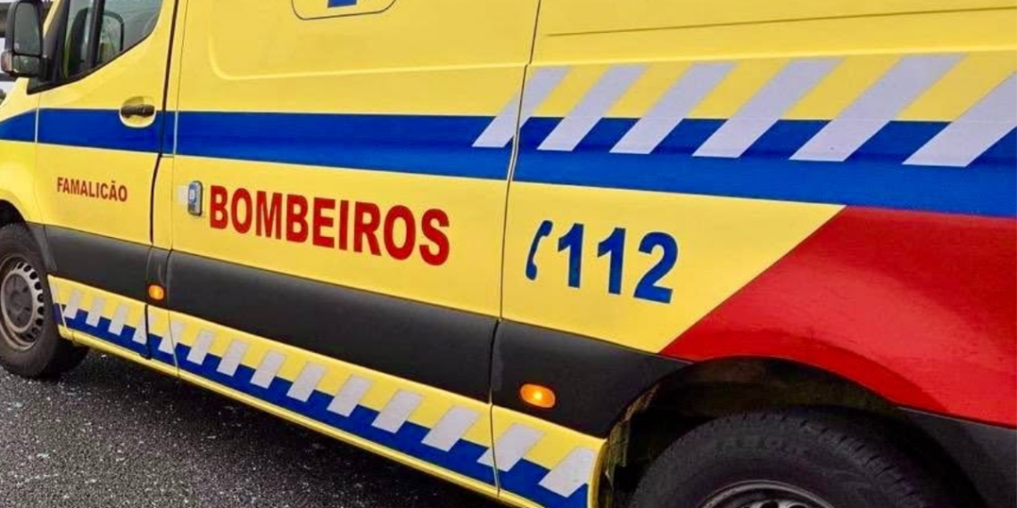 Famalicão: Quatro feridos em colisão entre veículos na Av. da Liberdade em Seide