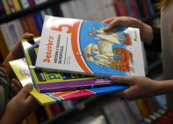 Vouchers para manuais do 5.º ao 9.º ano já estão a ser emitidos