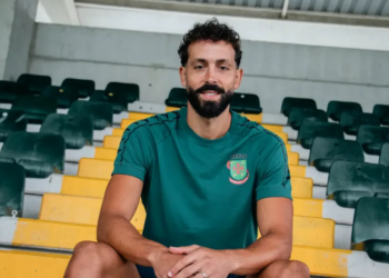 Famalicão: Aos 35 anos, Tiago Mesquita passa a “castor”