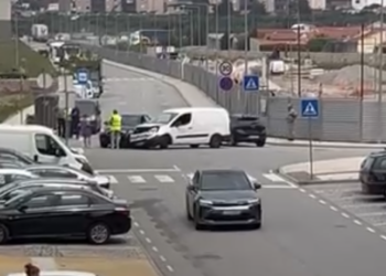 Famalicão: Colisão entre viaturas na Av. Padre Manuel Simões em Gavião