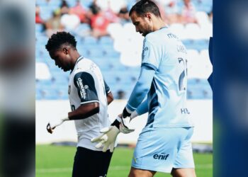 Famalicão empata na Amadora (2-2)