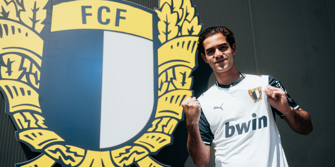 Famalicão: Patricio Salas já chegou para o ataque