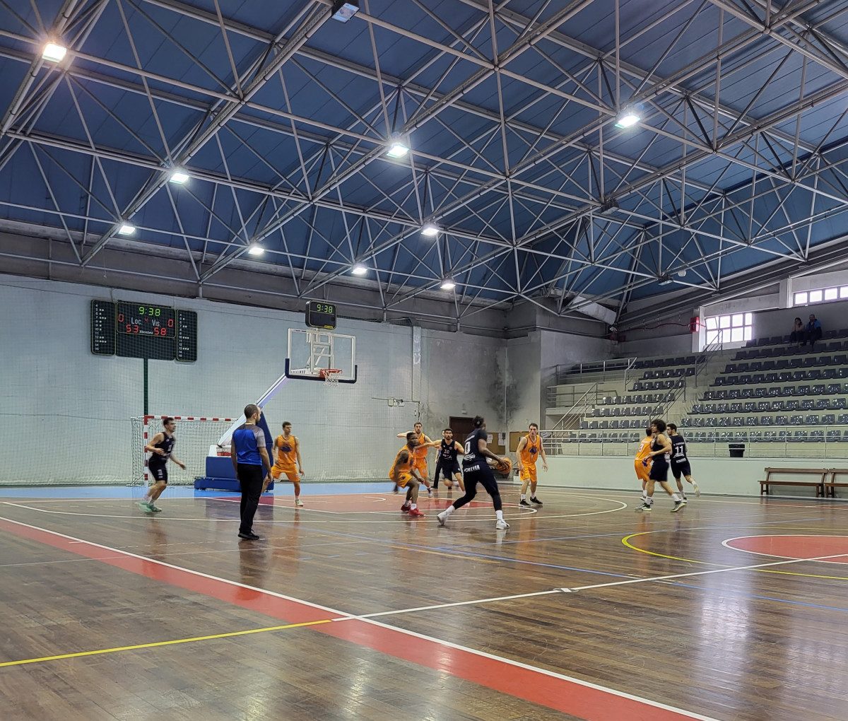 Famalicão: Basquetebol do FAC mais perto da subida