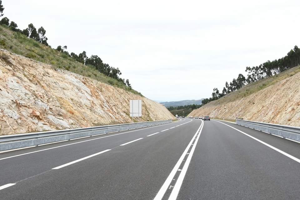 Primeiro-ministro inaugura parte da variante à EN 14