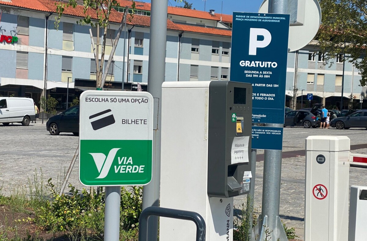 Famalicão: Já pode pagar com Via Verde o estacionamento na Praça Mouzinho de Albuquerque