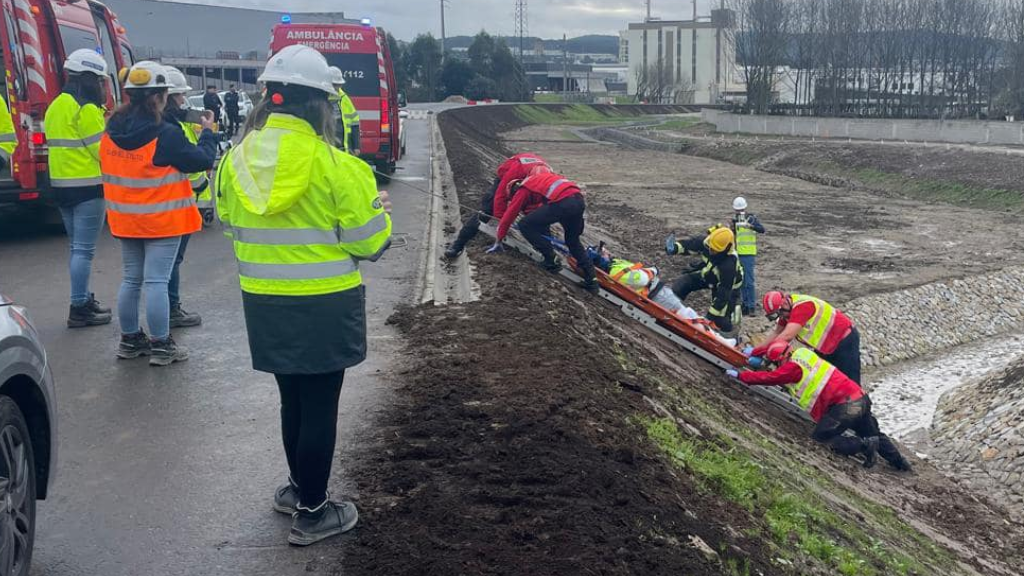 Famalicão: Simulacro leva bombeiros e Proteção Civil a testarem socorro na nova variante da EN14